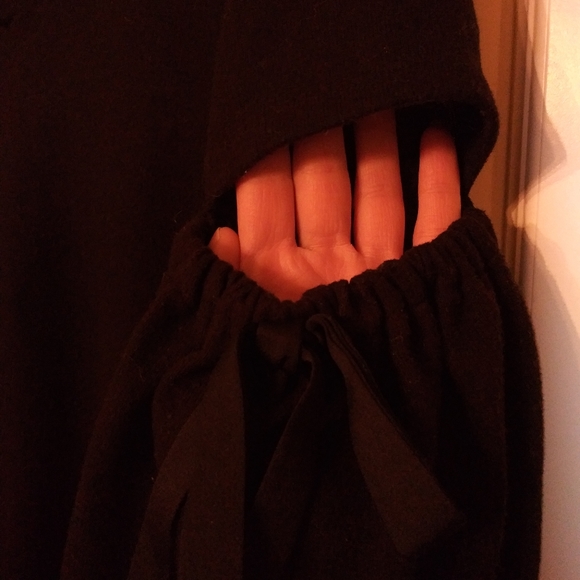 1. STATE Cut Out Pullover V Neck Top M - Picture 4 of 6